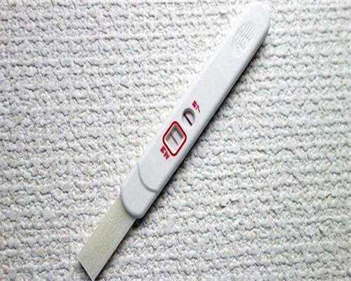 代生选性别冻囊胚是移植当天解冻还是提前解冻？